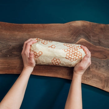 Bee's Wrap - Bread Wrap in Honeycomb Print